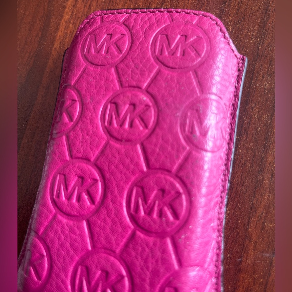 Authentic MK Small Pouch - Picture 3 of 8